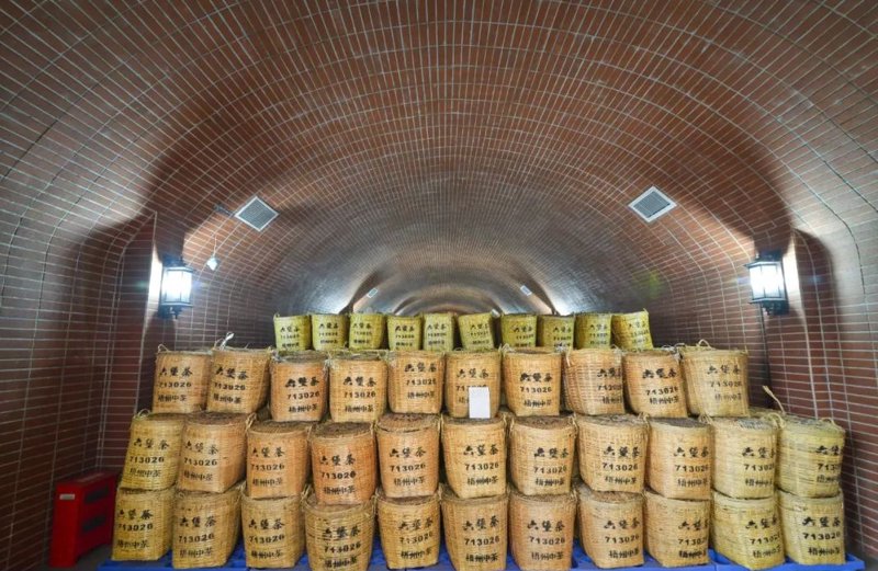 茶叶蛋，一个简单却充满家乡味道的小吃。今天就让我们一起动手，用最朴实的方式，在家中制作一份正宗美味的茶叶蛋。